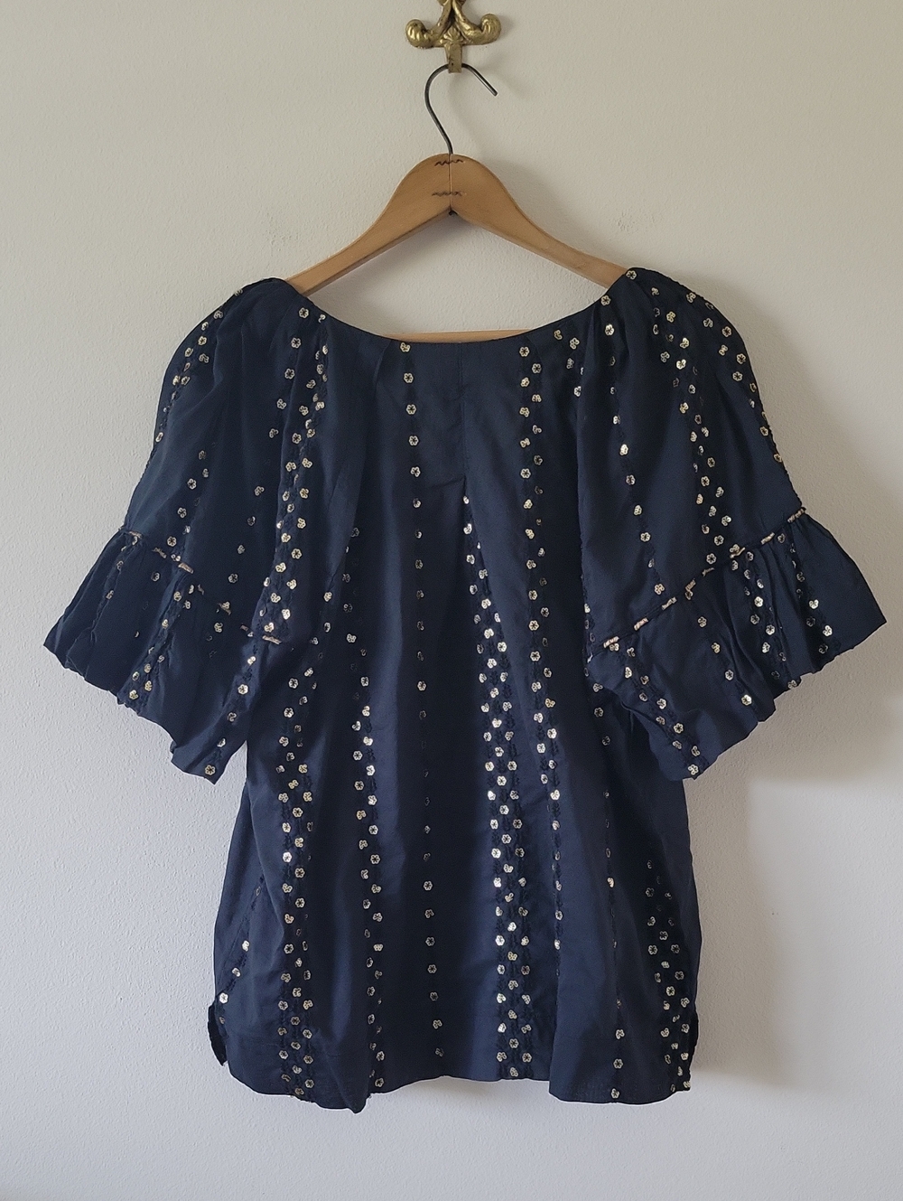 Democracy Black Puff Sleeve Blouse Gold Sequin Flowers Size Large - Picture 4 of 8